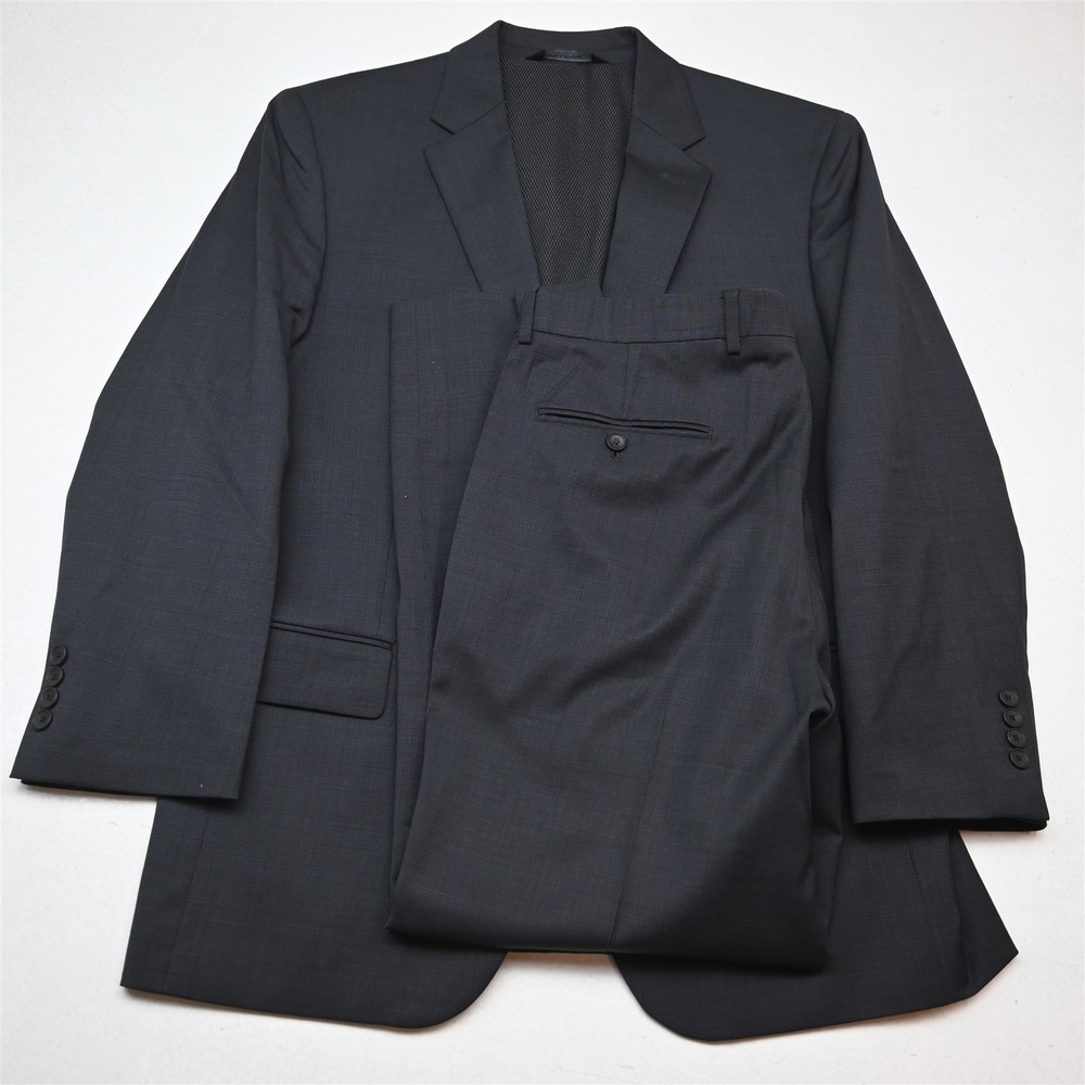 Jos A Bank 43R 36x29 Gray TravelTech Traveler Wool Zip Pocket Soft Shoulder Suit